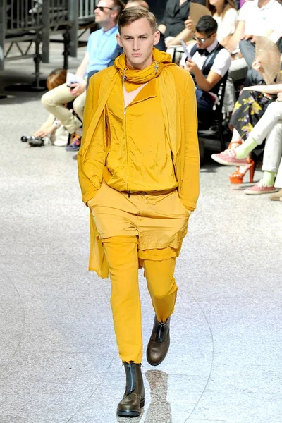 Look 23